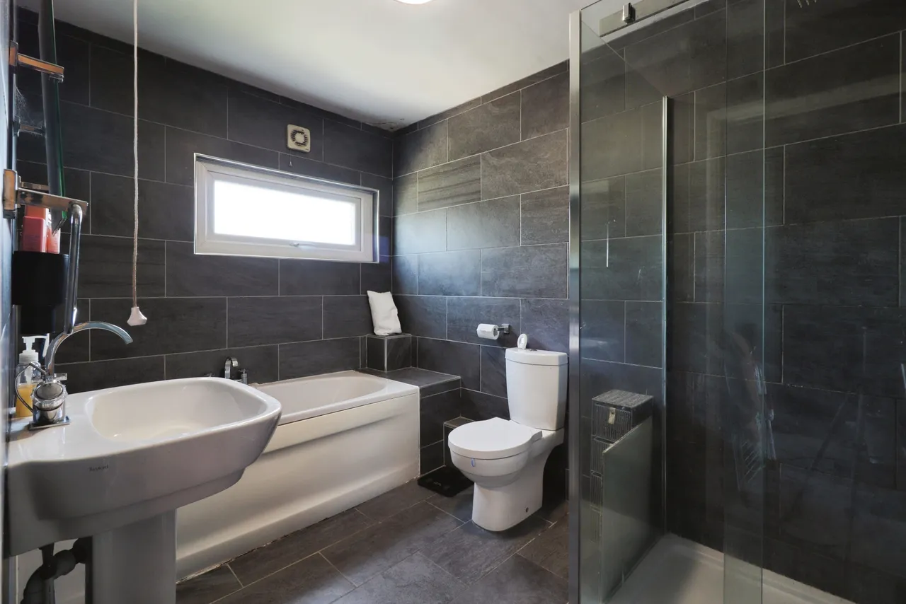 Hazlebarrow Crescent, Sheffield, photo 12