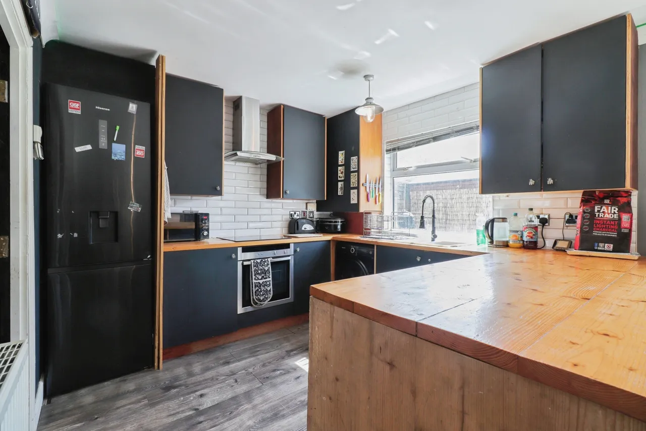 Hazlebarrow Crescent, Sheffield, photo 5
