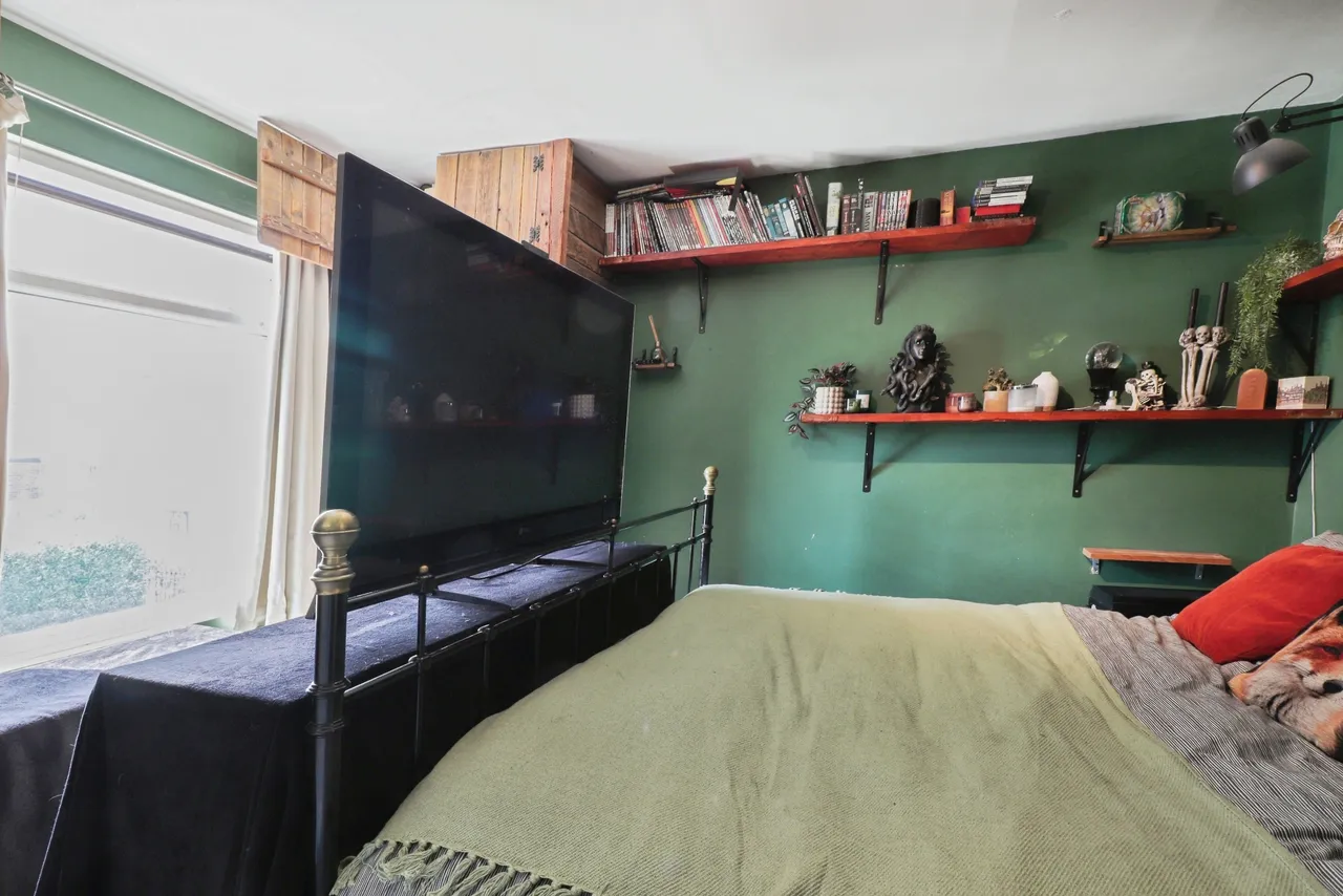Hazlebarrow Crescent, Sheffield, photo 7