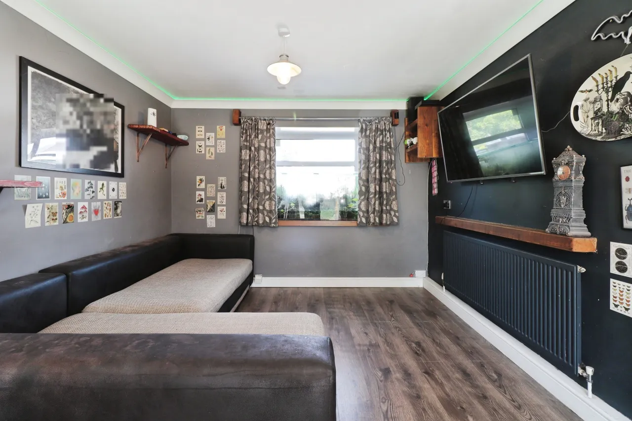 Hazlebarrow Crescent, Sheffield, photo 4