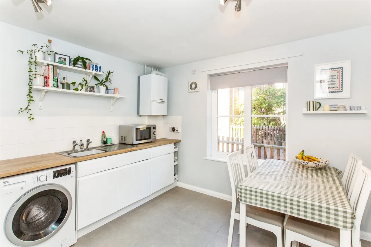 Bucksherd Close, Great Cambourne, CB23, photo 3
