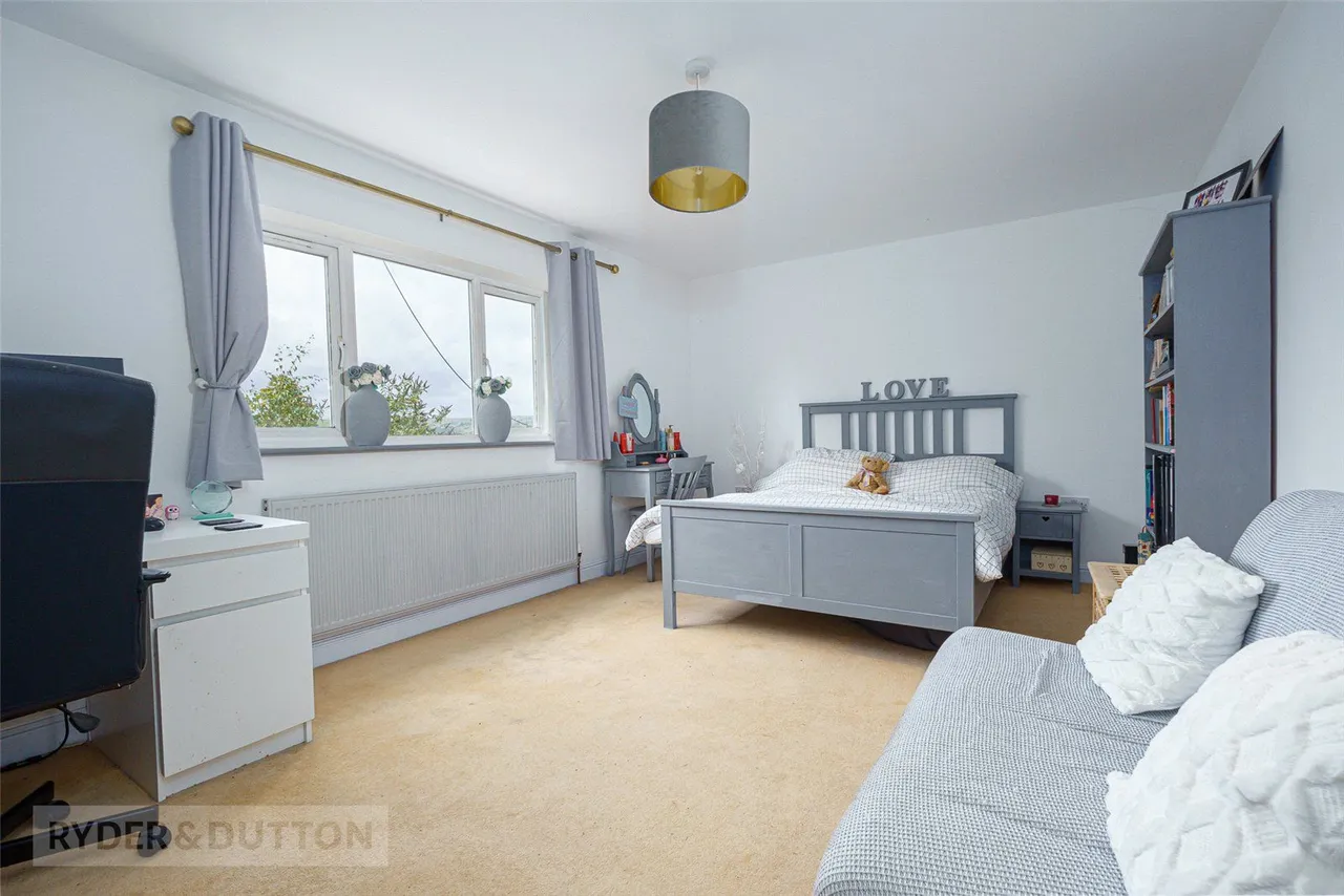 Crofton Close, Linthwaite, HD7, photo 14