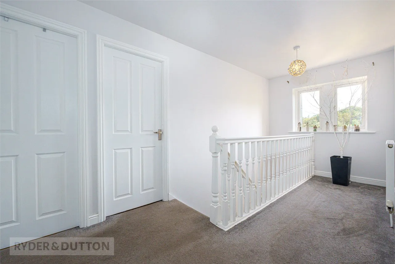 Crofton Close, Linthwaite, HD7, photo 9