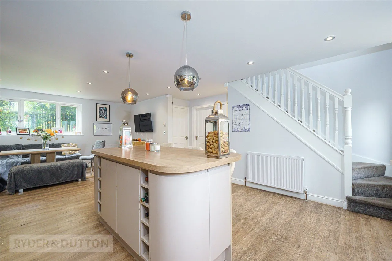 Crofton Close, Linthwaite, HD7, photo 6