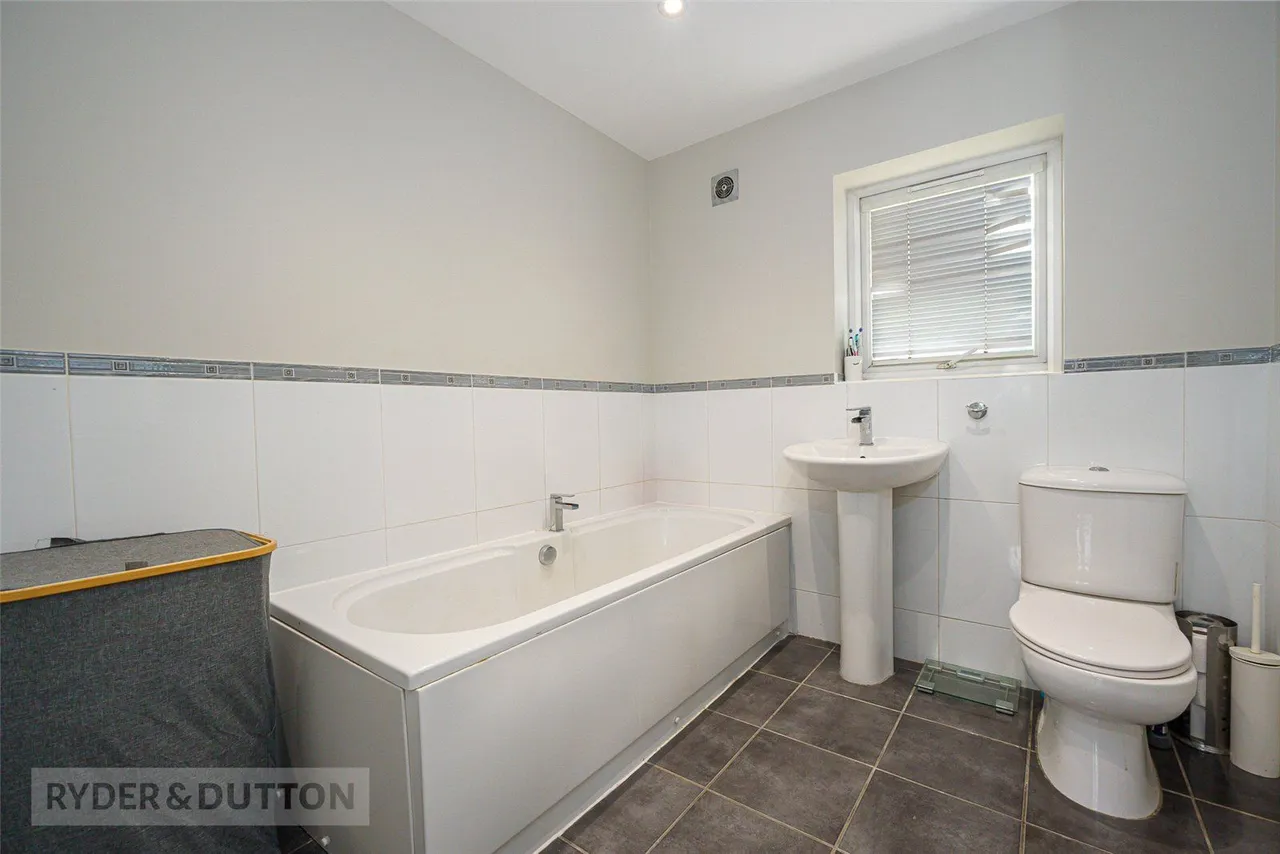 Crofton Close, Linthwaite, HD7, photo 18