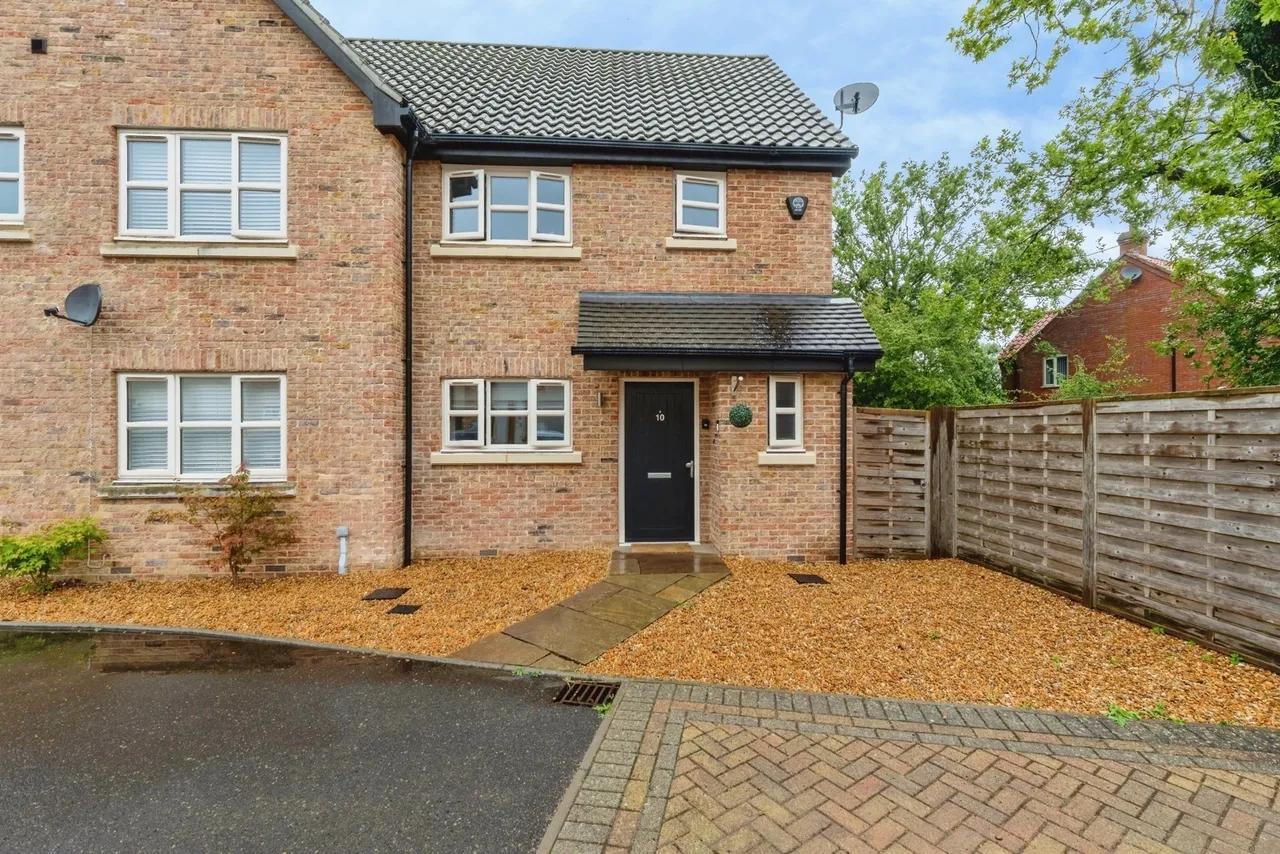 2 bed house for sale — Mill Stone Green, Wretham, Thetford, Norfolk, IP24