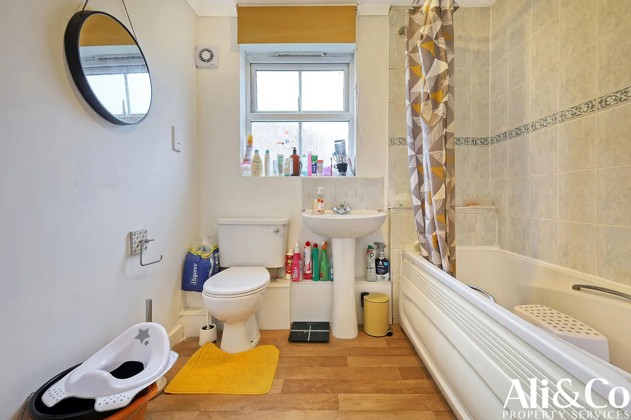 Rawlyn Close, Chafford Hundred, Essex, RM16 6BS, photo 7