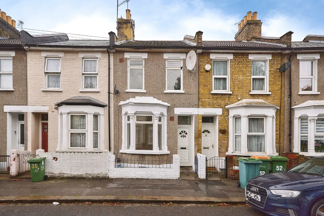 2 bed house for sale — Tavistock Road, London, E15