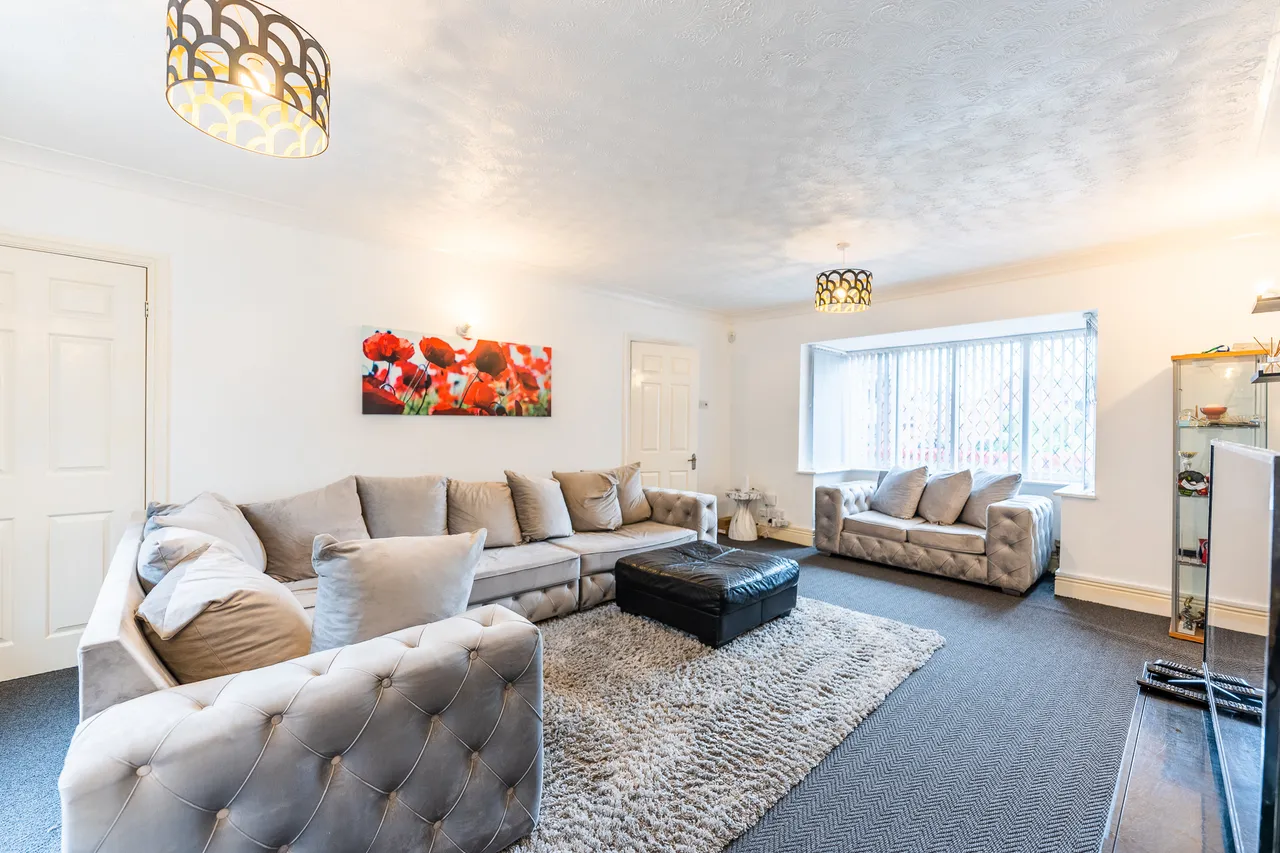 Gleneagles, Tamworth, B77, photo 3