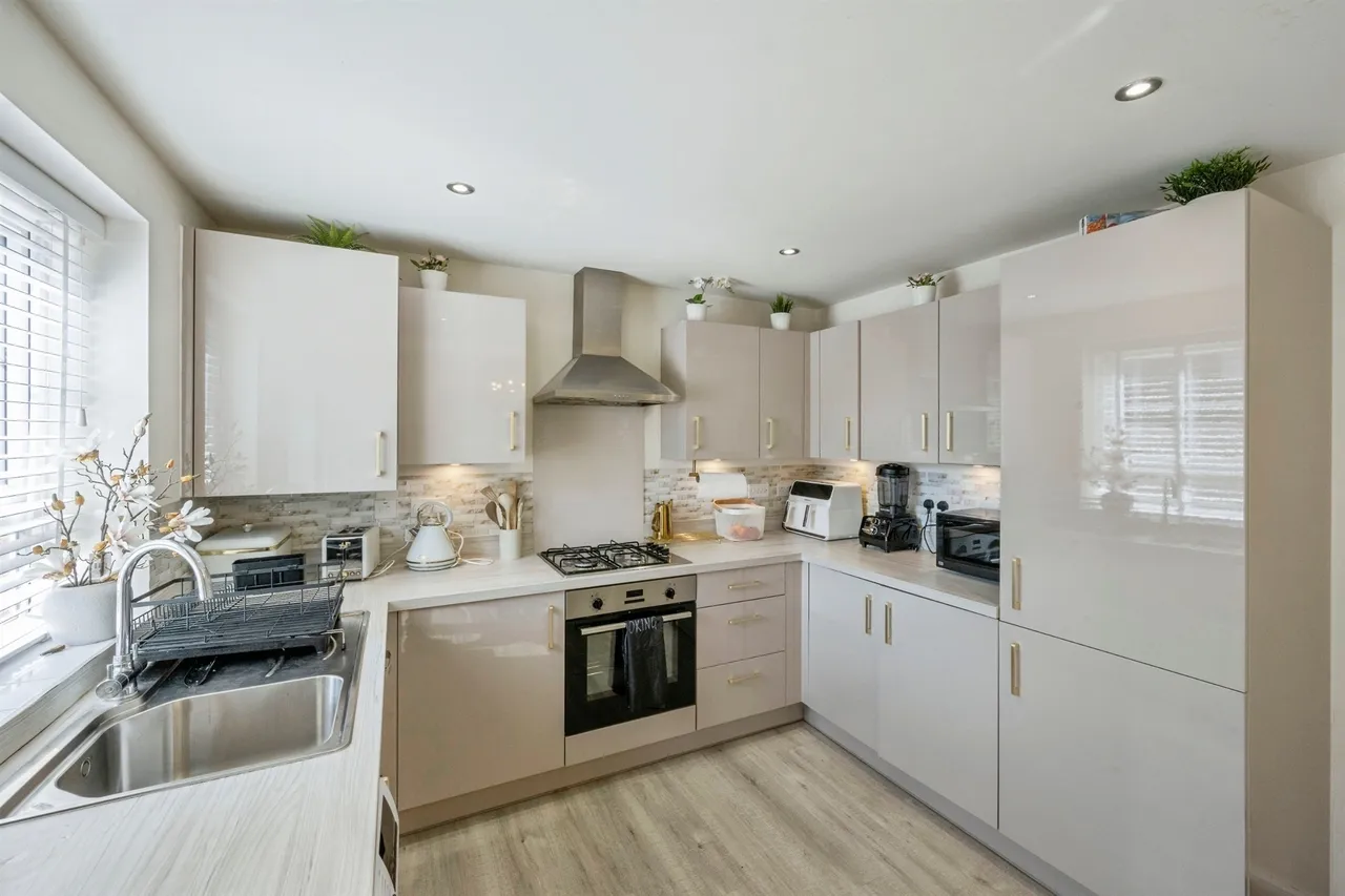 Collier Close, New Rossington, DN11, photo 4