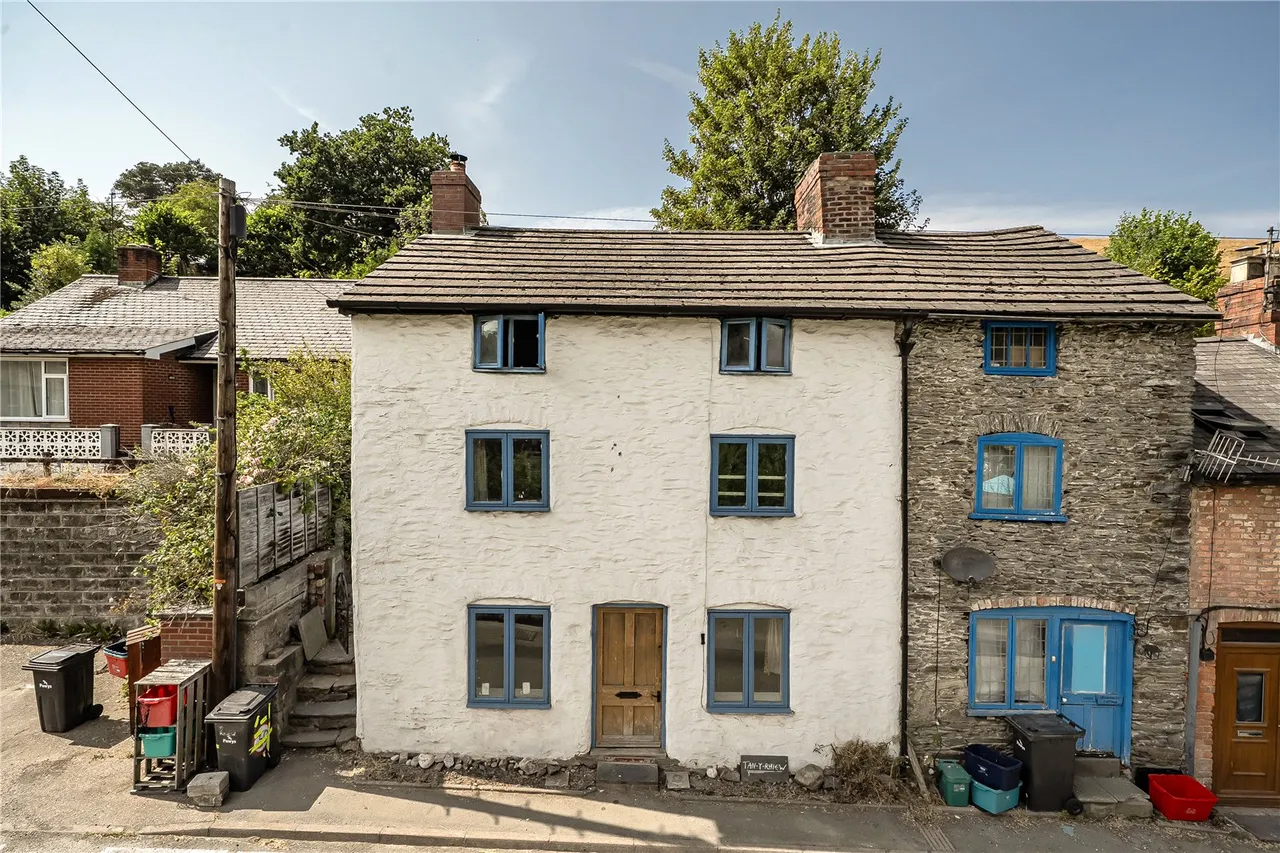 3 bed house for sale — Watergate Street, Llanfair Caereinion, Welshpool, Powys, SY21 0RE