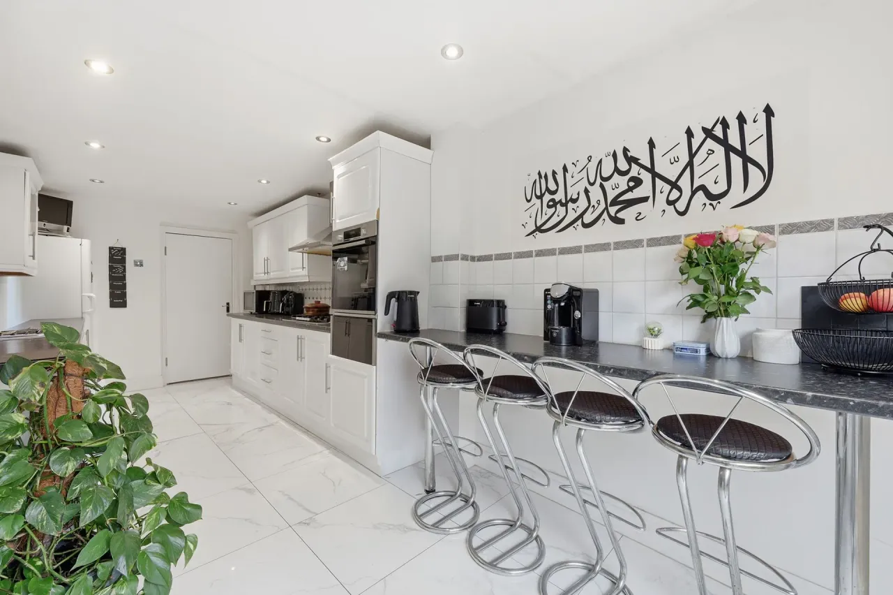 Capworth Street, Leyton, E10, photo 4