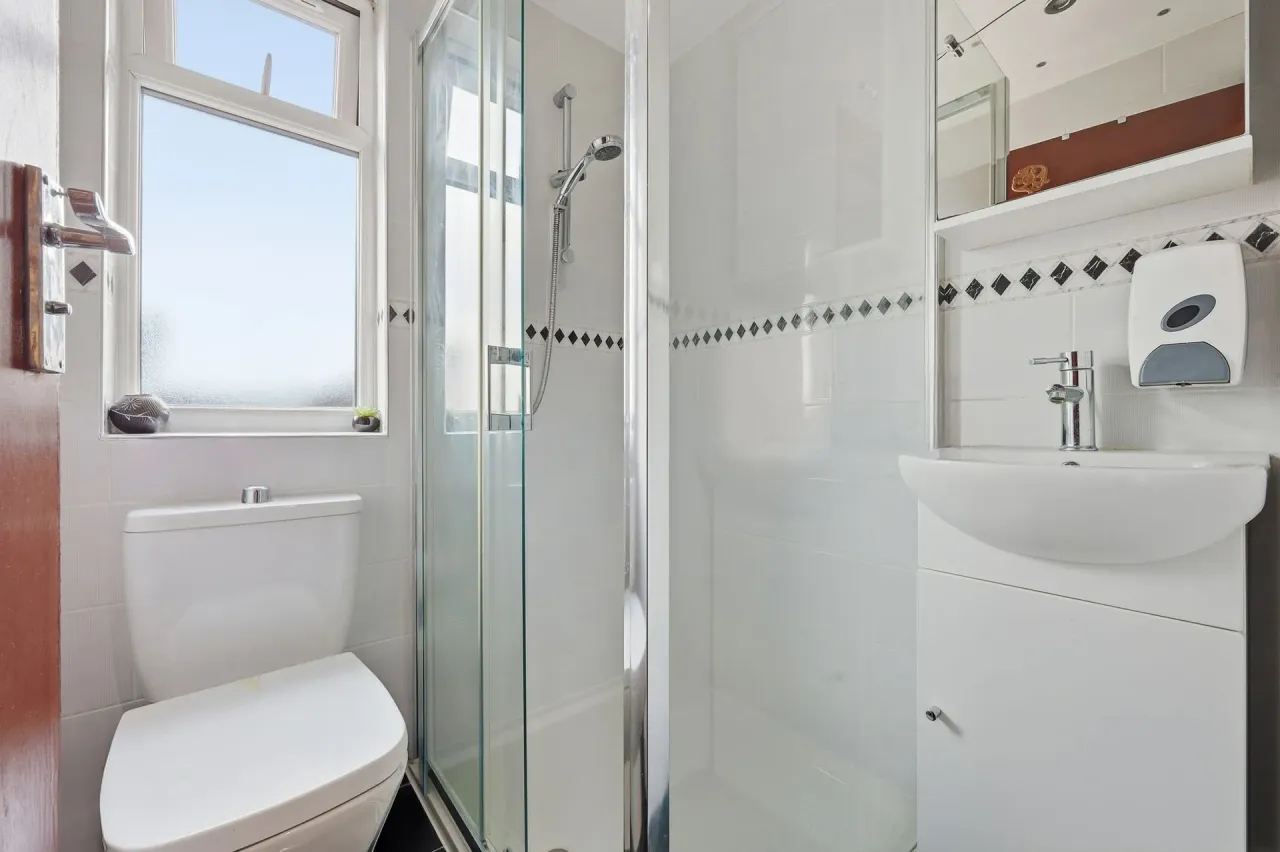 Capworth Street, Leyton, E10, photo 12