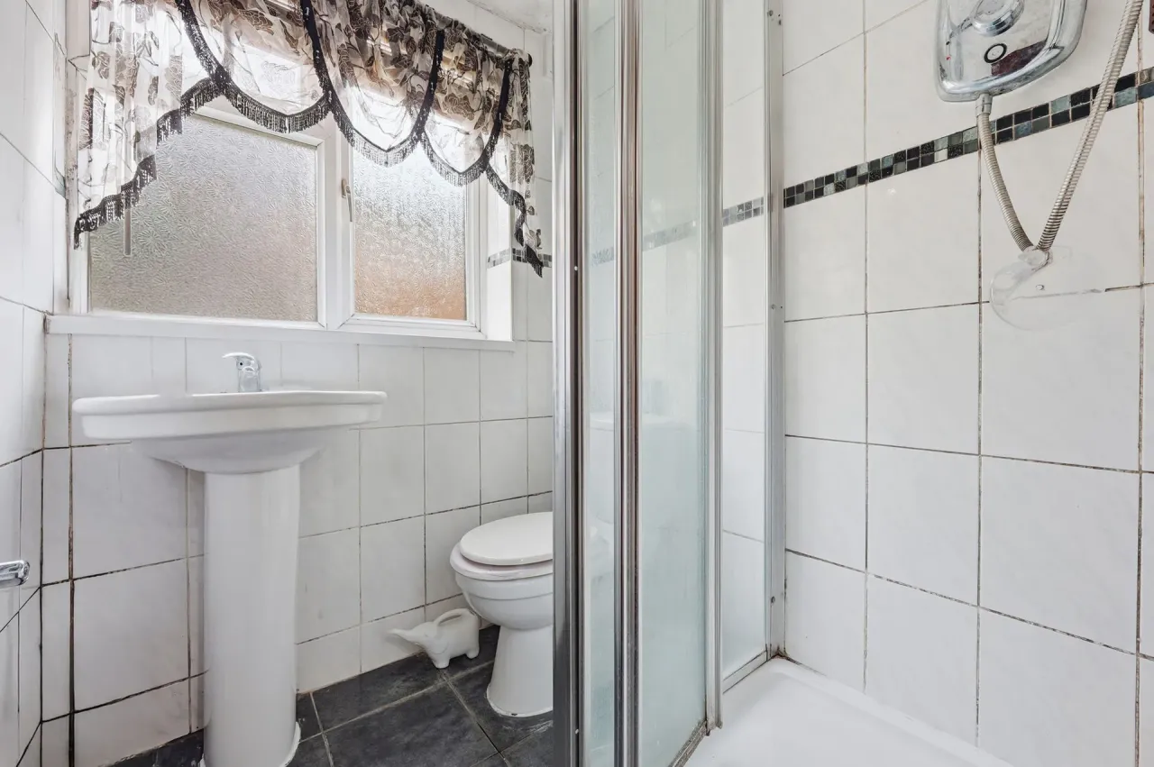 Capworth Street, Leyton, E10, photo 9