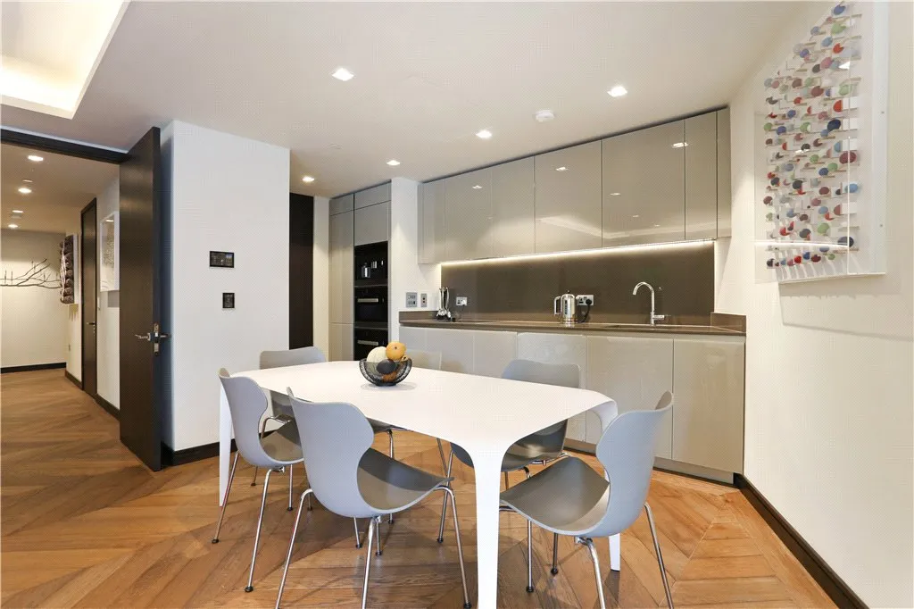 Earls Way, London, SE1, photo 12