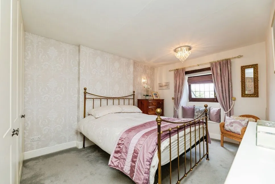 Doncaster Road, Hooton Roberts, S65, photo 13