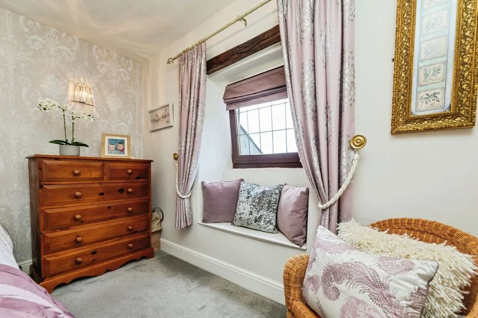 Doncaster Road, Hooton Roberts, S65, photo 18