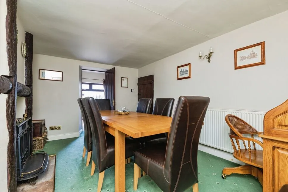 Doncaster Road, Hooton Roberts, S65, photo 6
