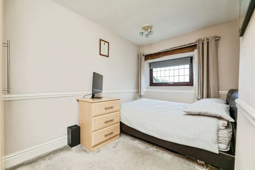 Doncaster Road, Hooton Roberts, S65, photo 17