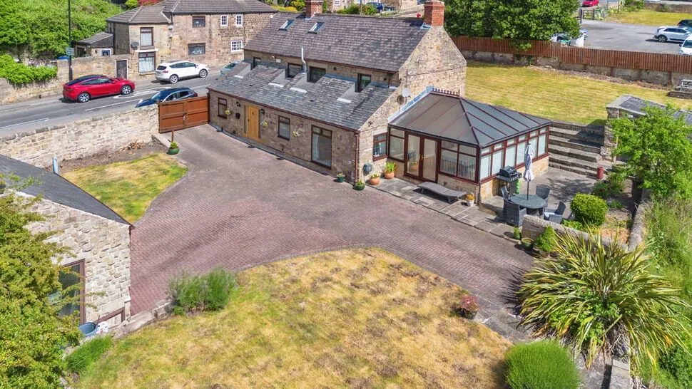 Doncaster Road, Hooton Roberts, S65, photo 22