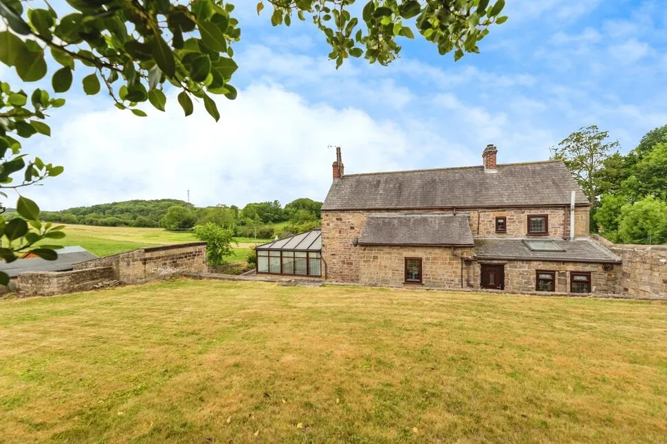 Doncaster Road, Hooton Roberts, S65, photo 2