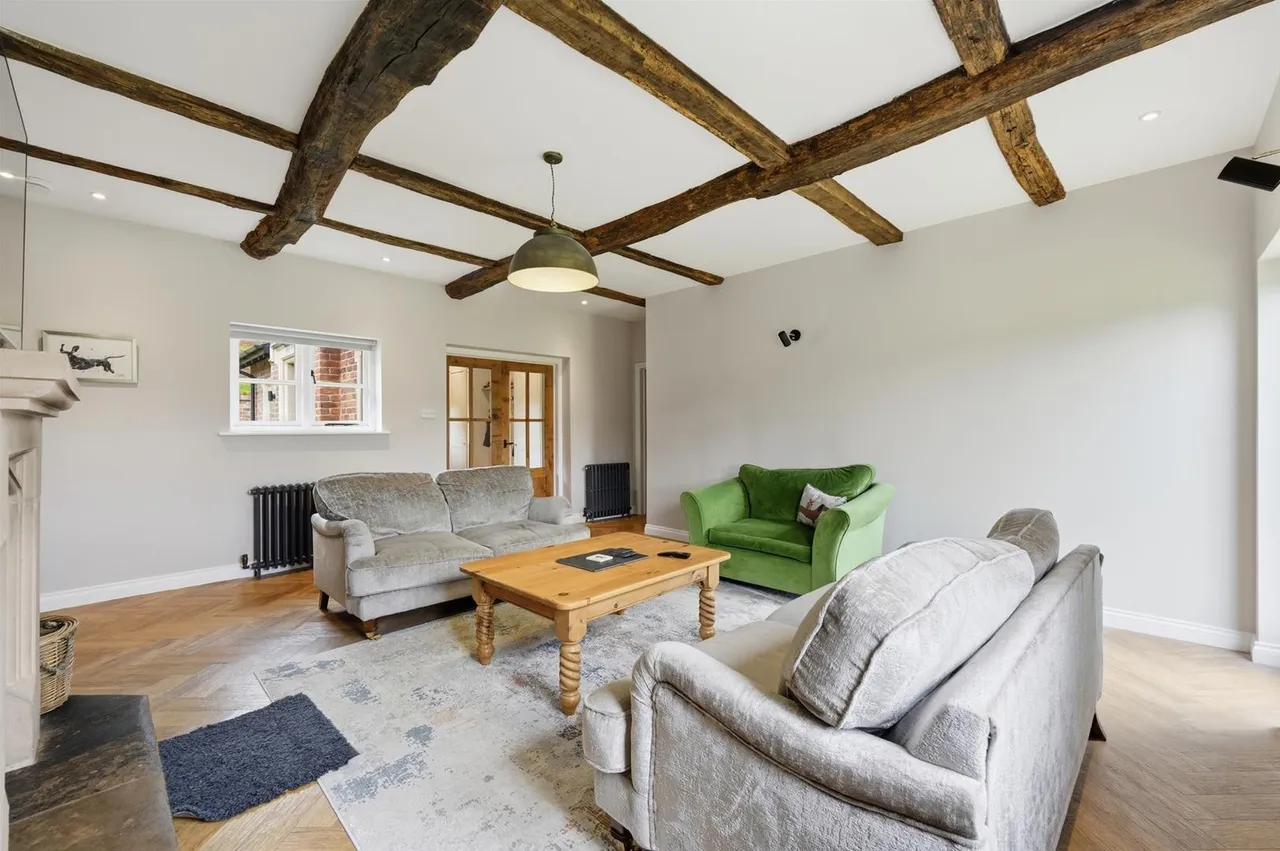 Chelford Road, Henbury, Macclesfield, photo 24