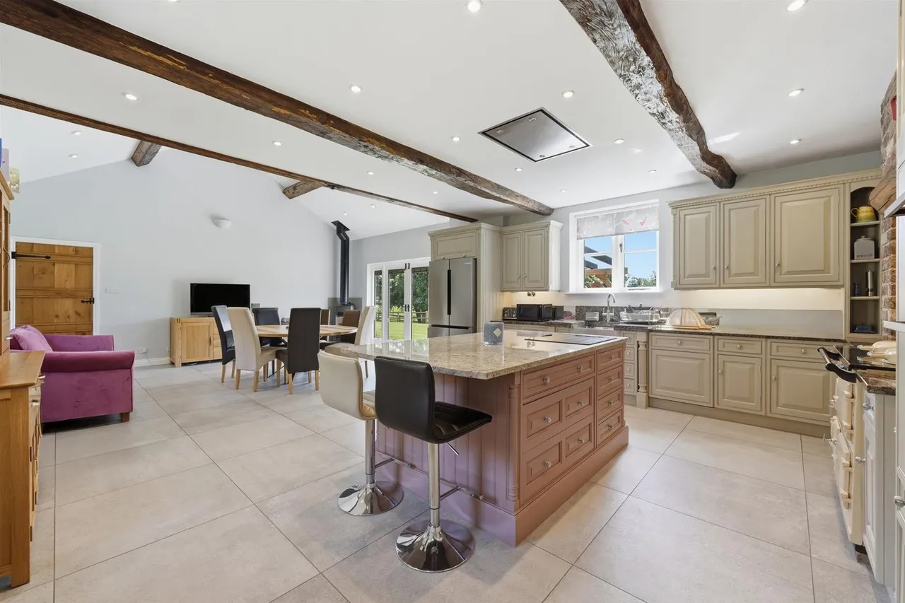 Chelford Road, Henbury, Macclesfield, photo 25