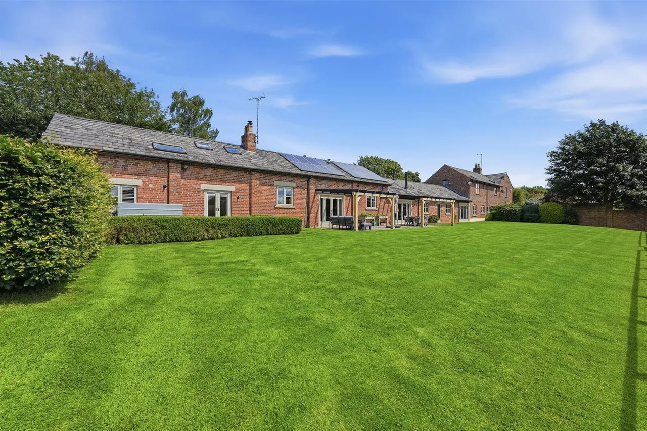 Chelford Road, Henbury, Macclesfield, photo 41