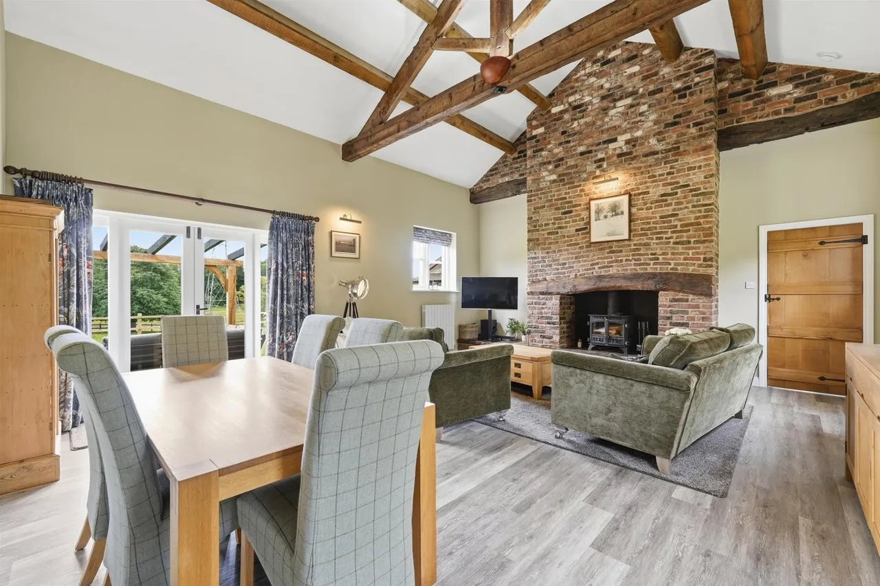 Chelford Road, Henbury, Macclesfield, photo 2