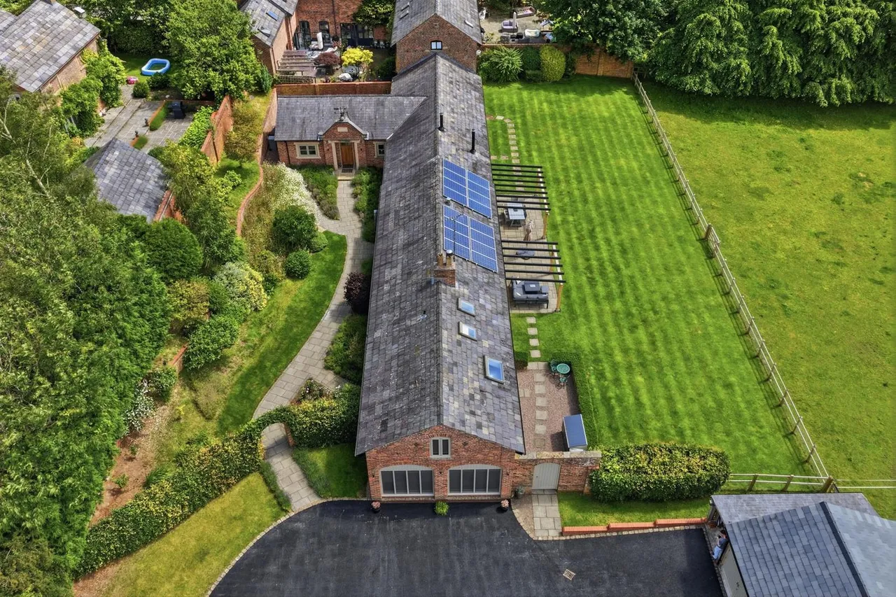 Chelford Road, Henbury, Macclesfield, photo 48