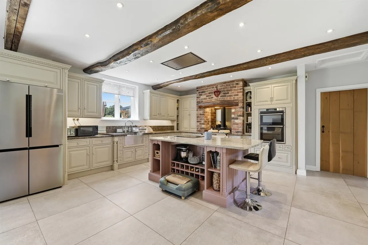 Chelford Road, Henbury, Macclesfield, photo 4