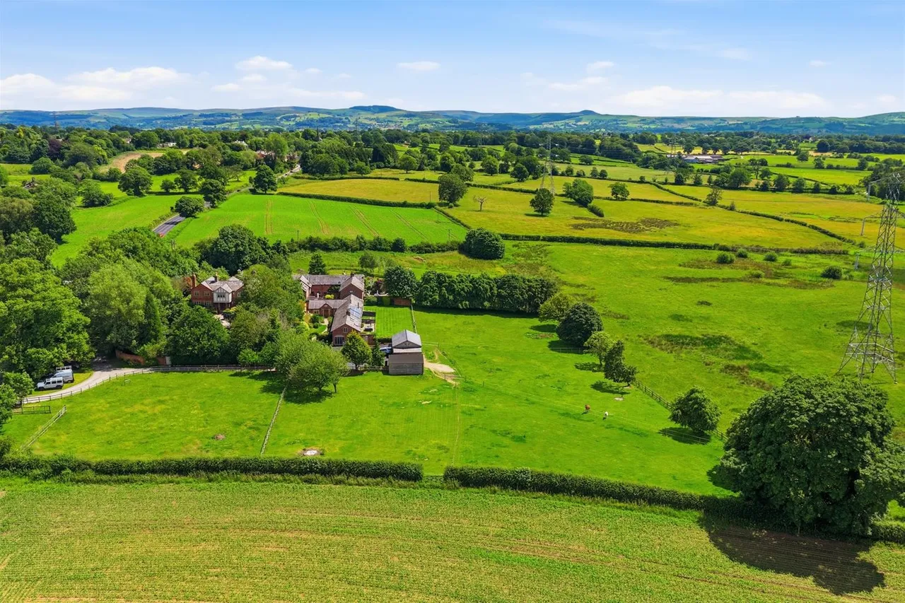 Chelford Road, Henbury, Macclesfield, photo 51