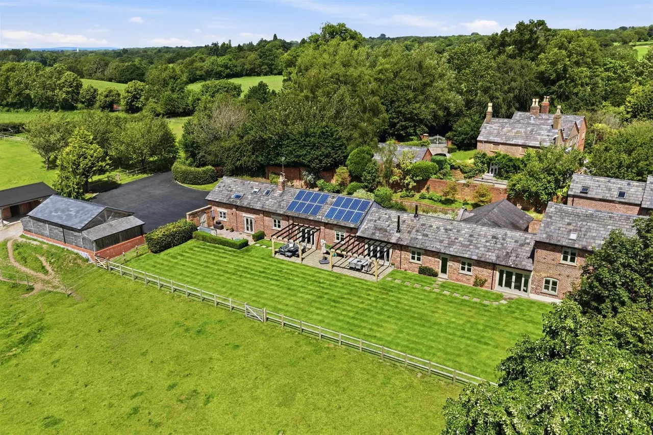 Chelford Road, Henbury, Macclesfield, photo 40