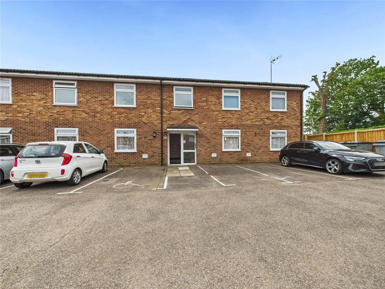 2 bed first floor to rent, Shortridge Court, Witham, CM8