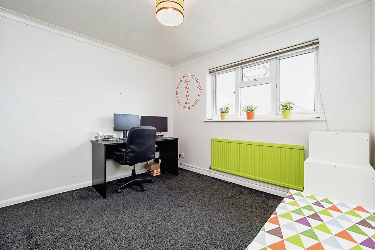 Ilfracombe Crescent, Hornchurch, RM12, photo 8