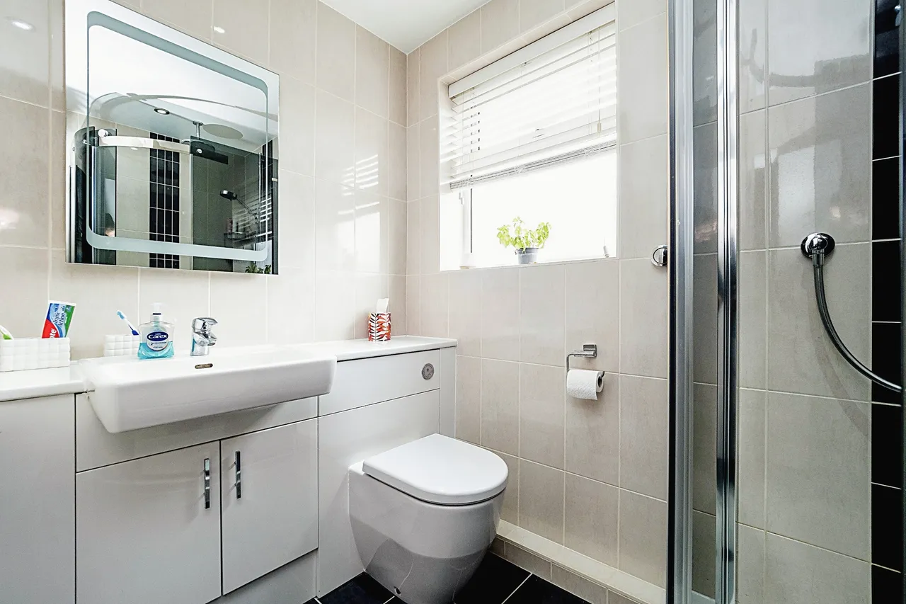 Ilfracombe Crescent, Hornchurch, RM12, photo 9