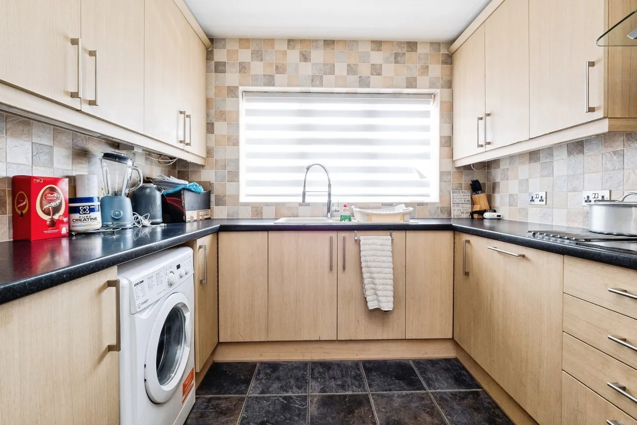 Ilfracombe Crescent, Hornchurch, RM12, photo 14