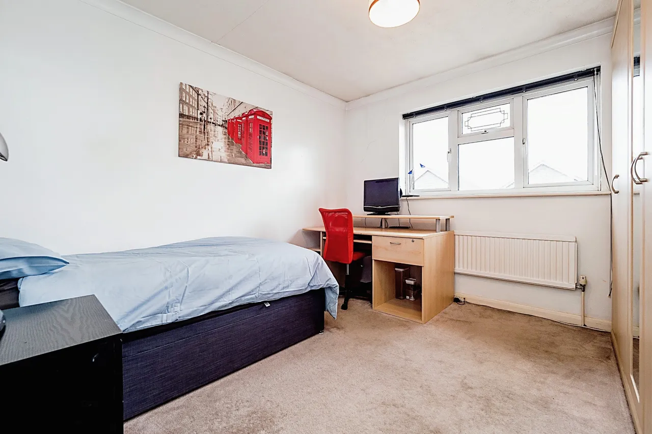 Ilfracombe Crescent, Hornchurch, RM12, photo 7