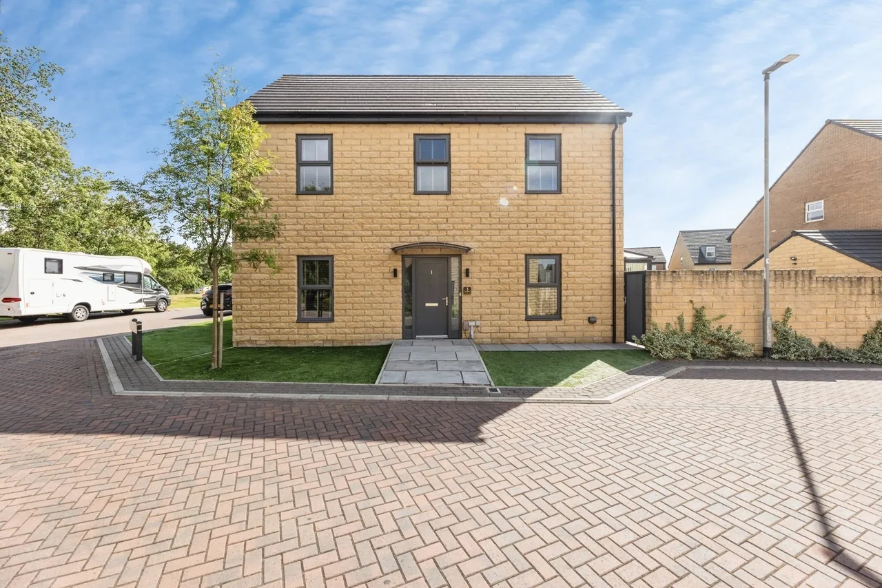 Colclough Close, CASTLEFORD, West Yorkshire, WF10, photo 5