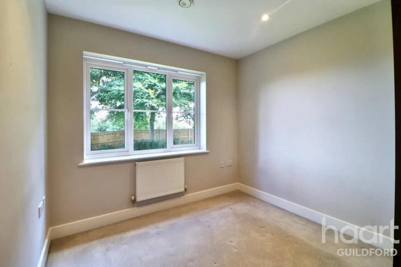 Uplands Road, GU1, photo 5