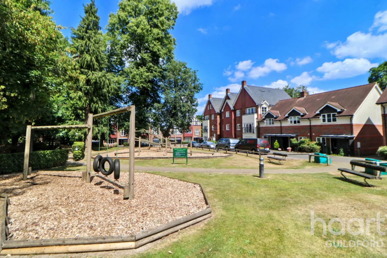 Uplands Road, GU1, photo 13