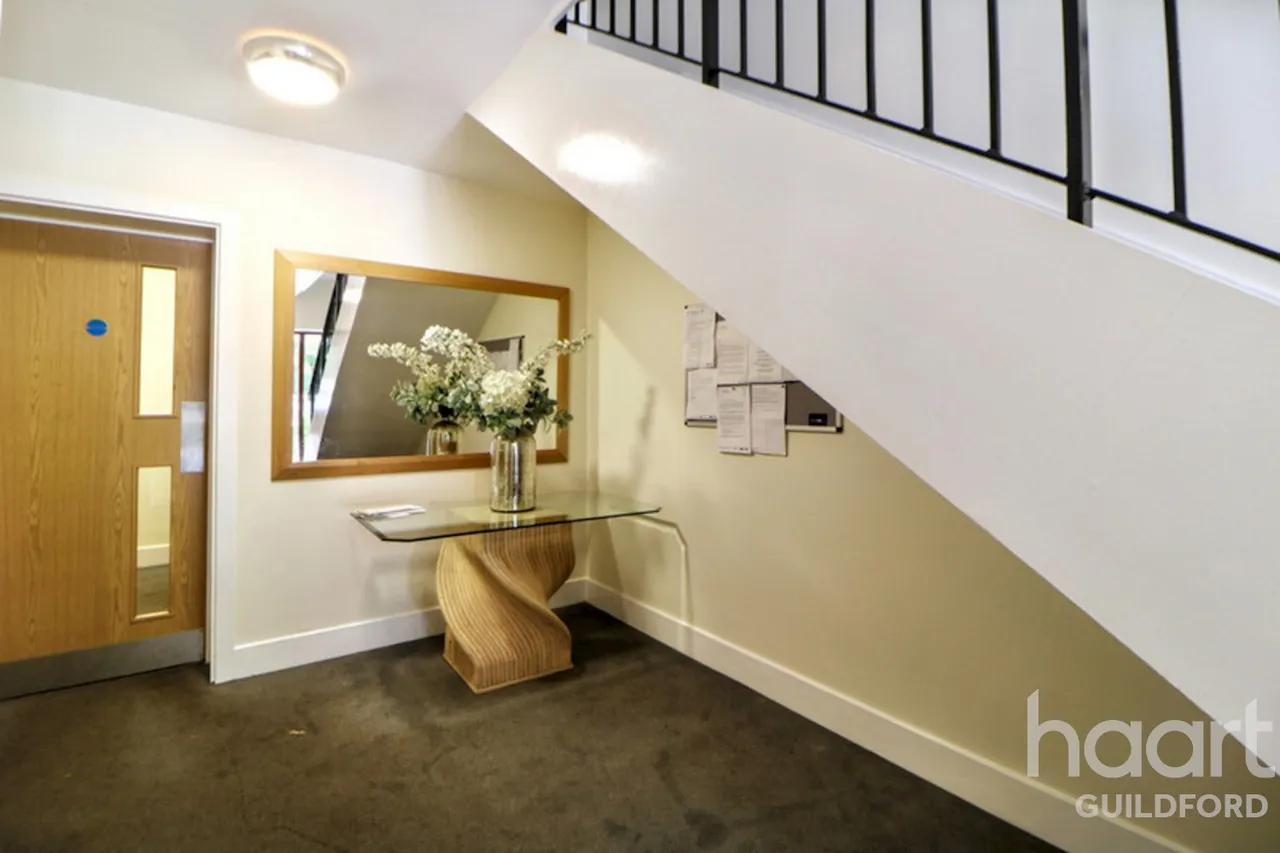 Uplands Road, GU1, photo 11