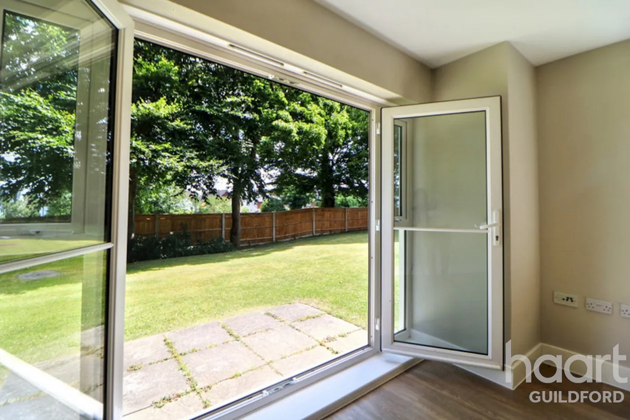 Uplands Road, GU1, photo 4