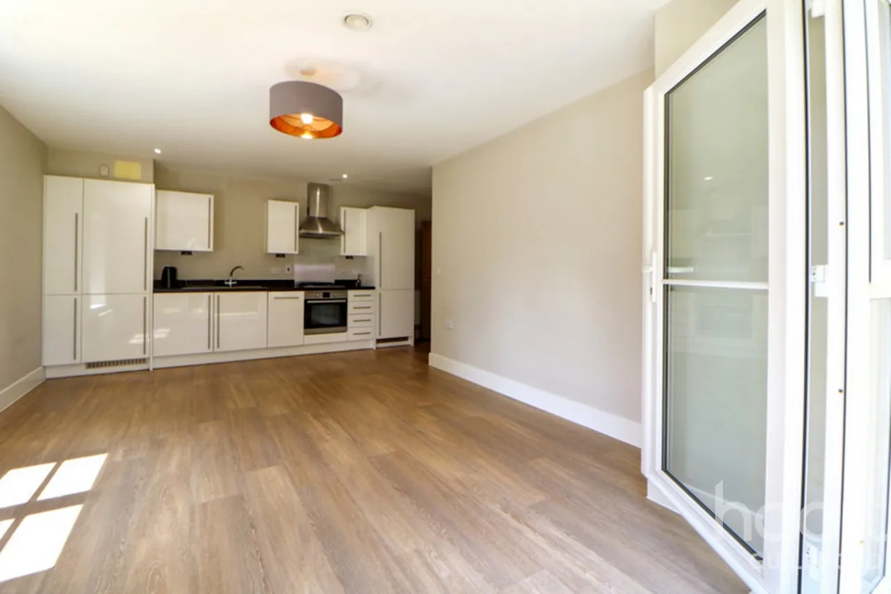 Uplands Road, GU1, photo 10