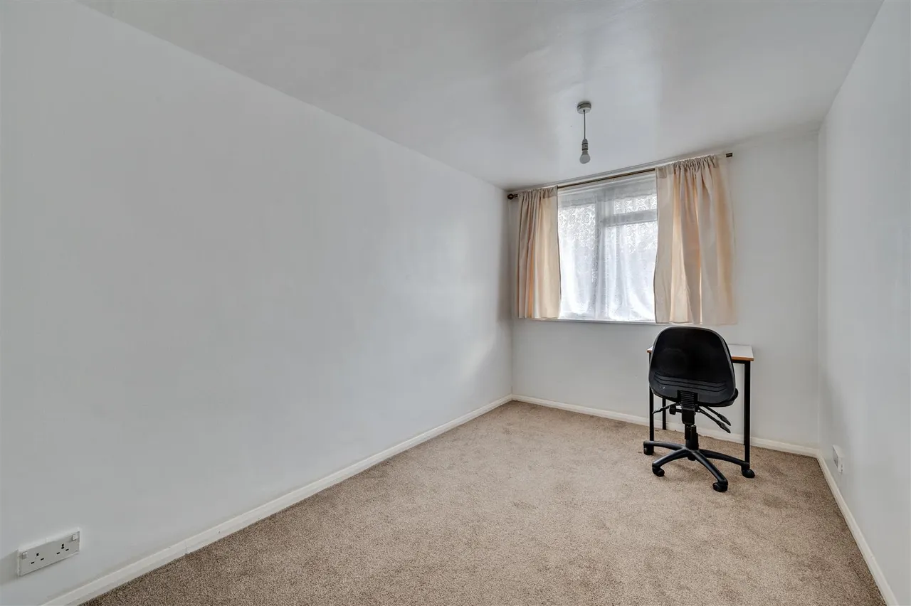Midwood Close, London, NW2, photo 8