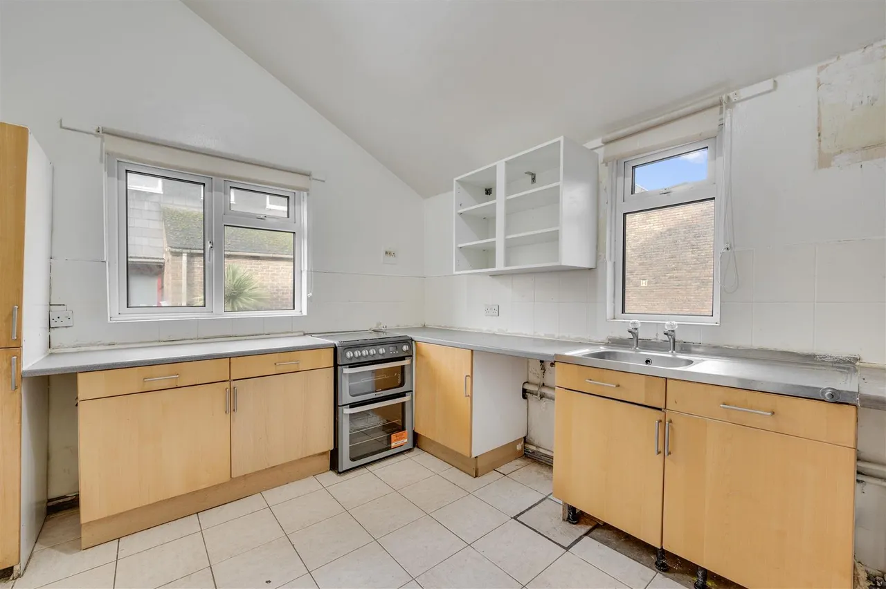 Midwood Close, London, NW2, photo 4