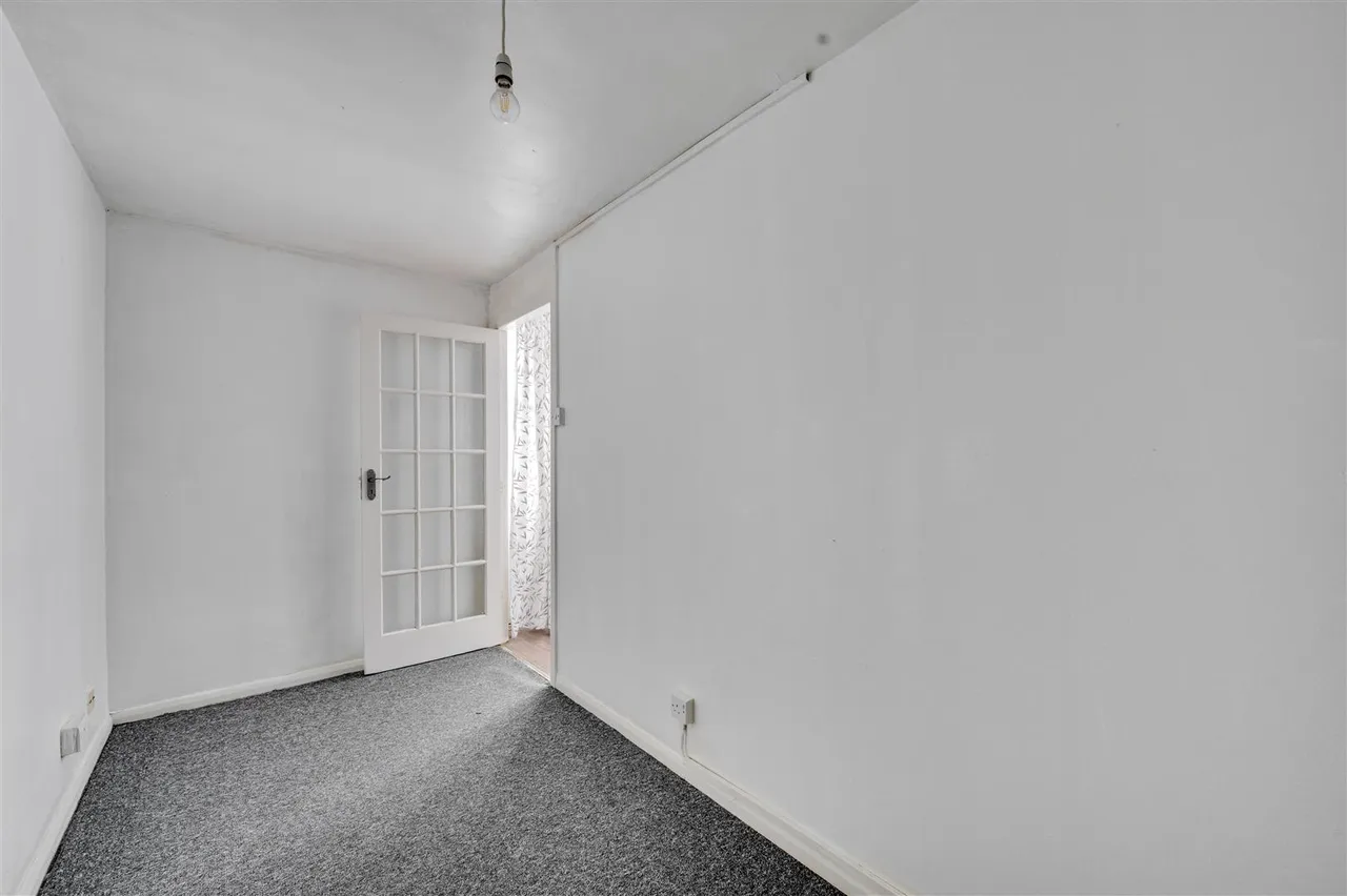 Midwood Close, London, NW2, photo 6