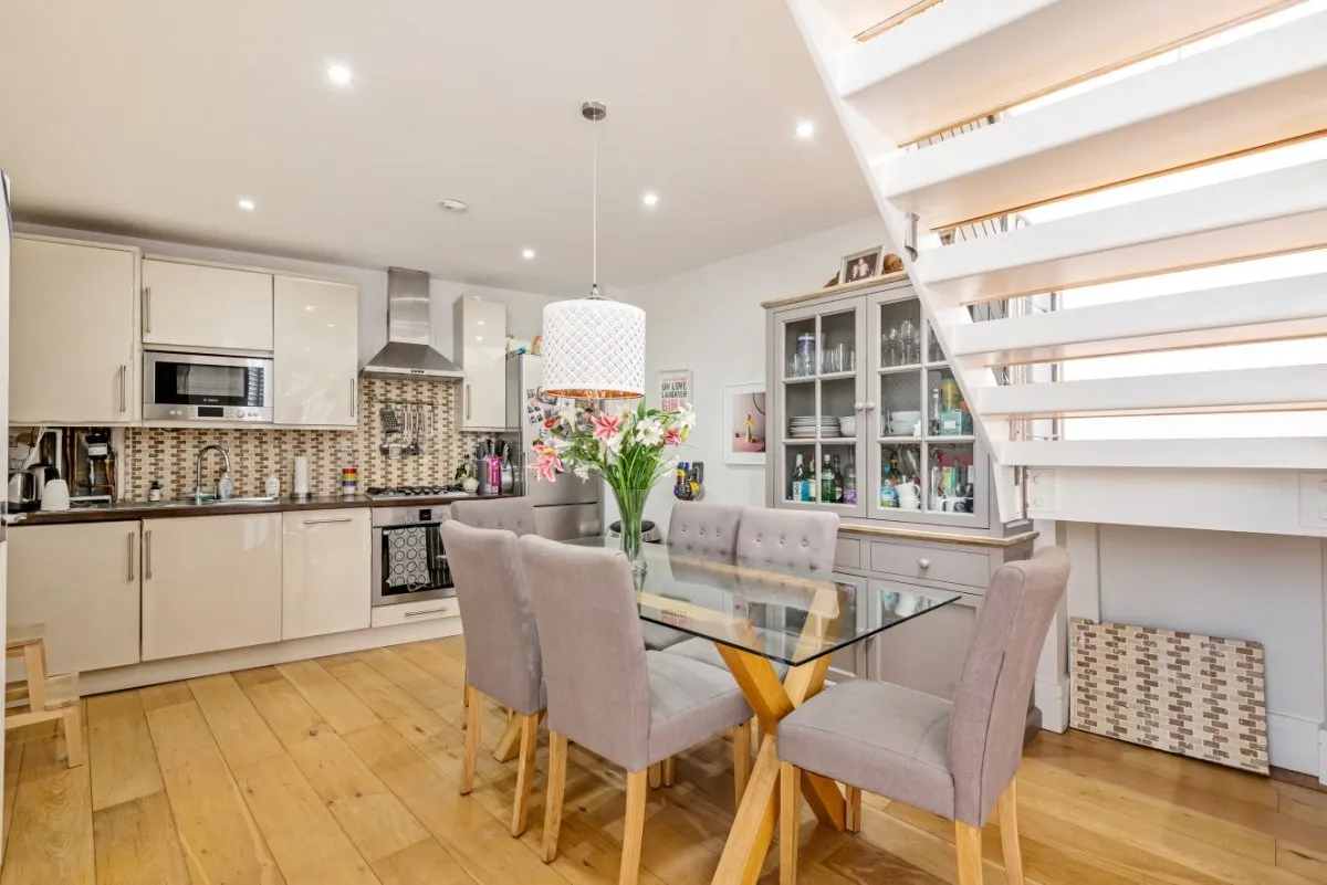 2 bed house for sale, Balham High Road, Balham, SW12