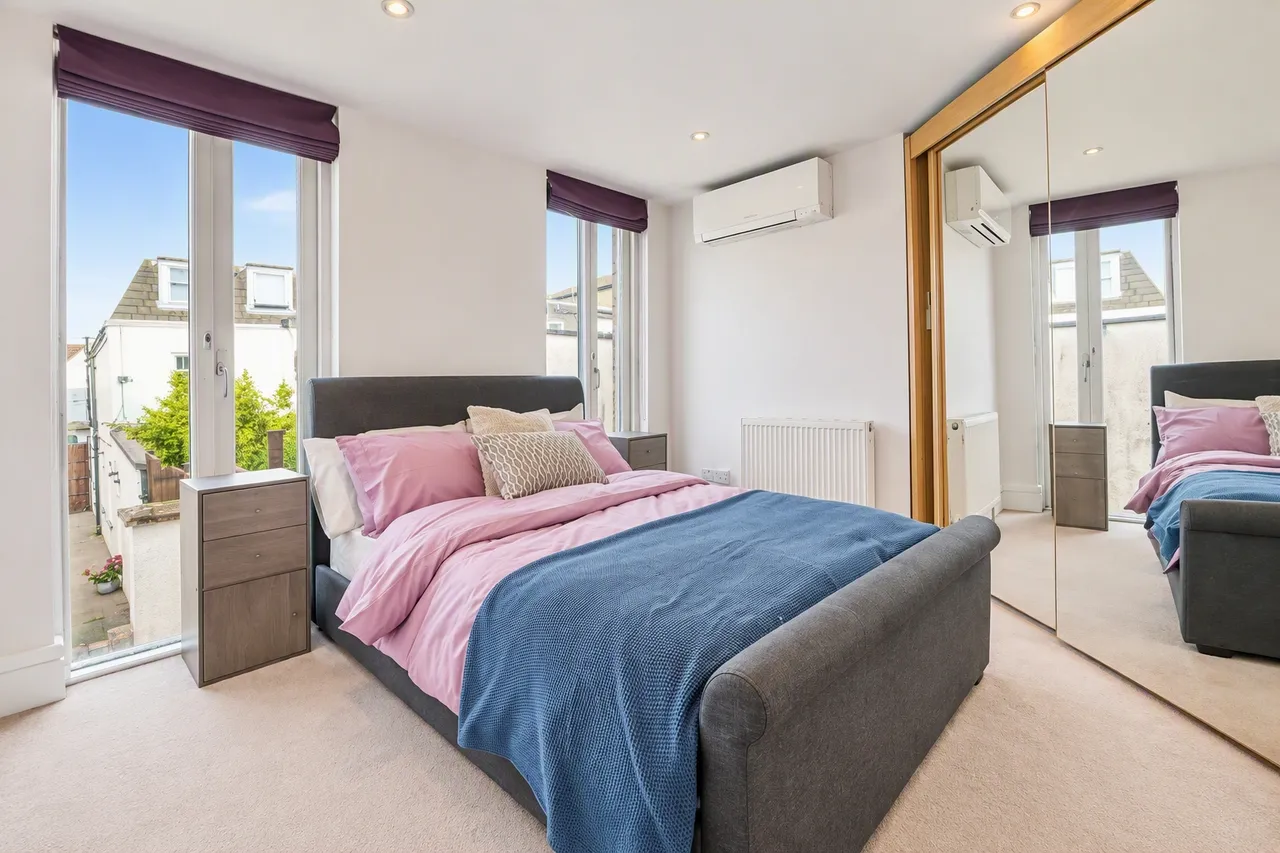 Balham High Road, Balham, SW12, photo 2