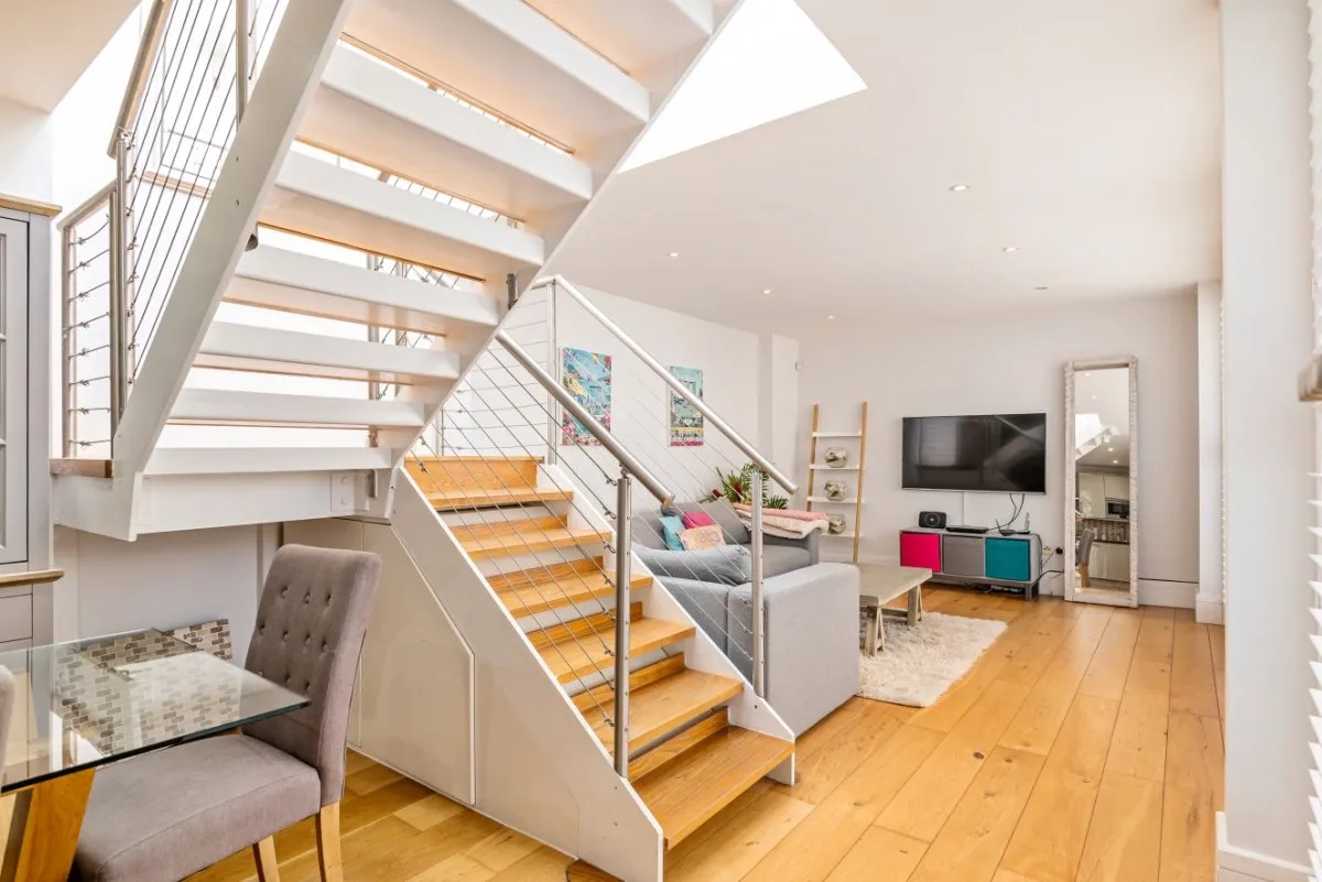 Balham High Road, Balham, SW12, photo 5